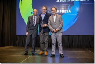 CMPC 1_ A&igrave;lvaro Anani&igrave;as, presidente CPC Biobi&igrave;o_ Guillermo Turner, gerente de Asuntos Corporativos y Sostenibilidad de CMPC_ y David Ferna&igrave;ndez, tesorero CPC Biobi&igrave;o_