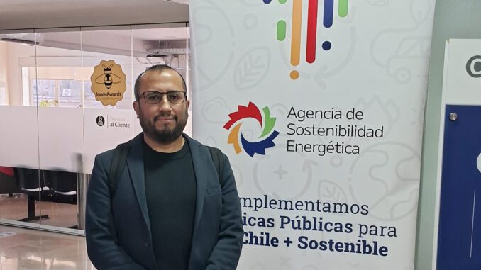 Proceso de transformación de aceite de cocina usado en combustible sostenible para aviones