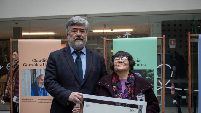 Alicia Lira Matus recibiendo el Premio Nacional de Derechos Humanos 2026 en el Centro Cultural La Moneda