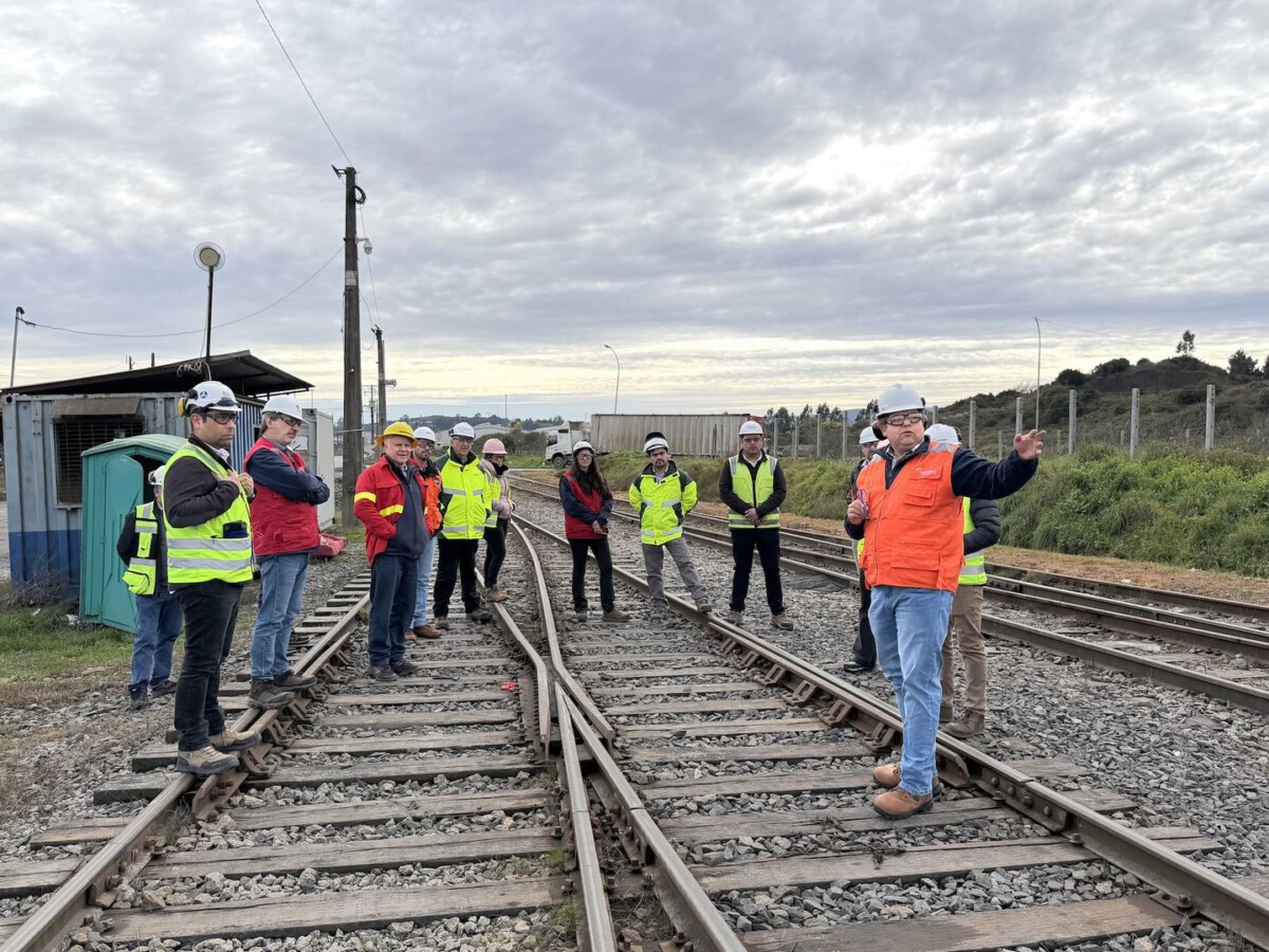 Visita técnica a las instalaciones ferroviarias de Puerto Coronel para evaluar la extensión hacia Lota.