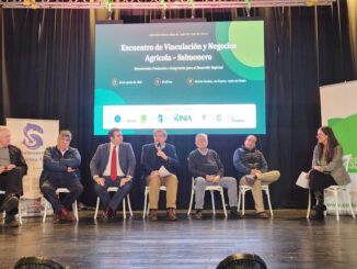 Productores agrícolas y representantes de la salmonicultura en encuentro de vinculación en Los Ángeles para potenciar la industria local.