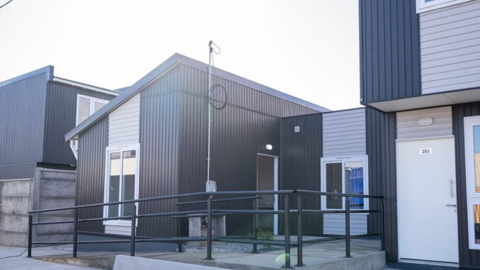 Vista exterior e interior de Casa Lafken una vivienda social diseñada con criterios de accesibilidad universal