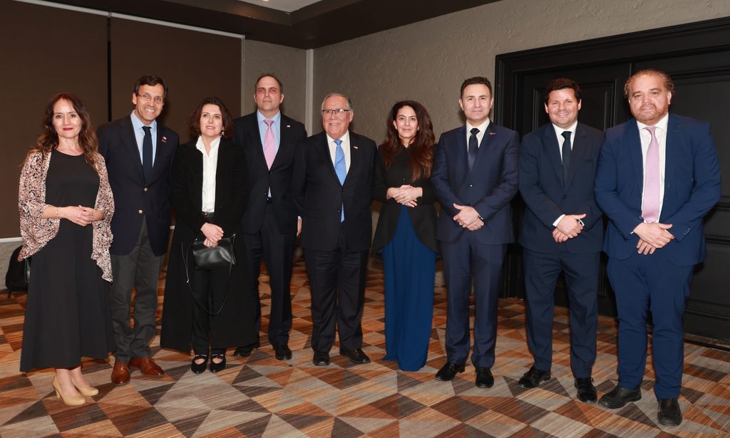 Lanzamiento oficial de la feria ExpoCorma 2026 con líderes del sector forestal y autoridades en Santiago