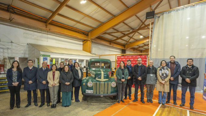 La emblemática camioneta verde de San Alberto Hurtado expuesta en la Universidad Católica de la Santísima Concepción