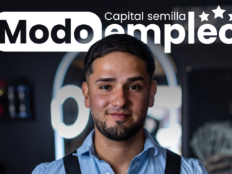 Directora de Sercotec Biobío junto a emprendedora local en el lanzamiento del programa Capital Semilla Modo Empleo.