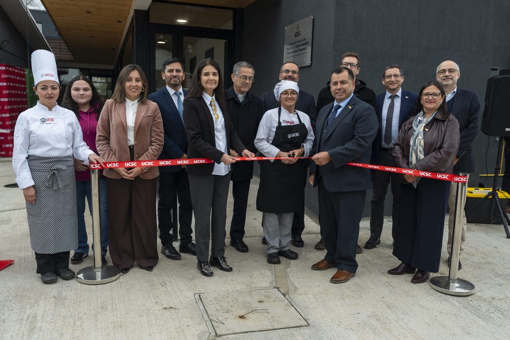 Fachada e instalaciones del Centro Gastronómico Intercultural Poyewün de la UCSC en la provincia de Arauco
