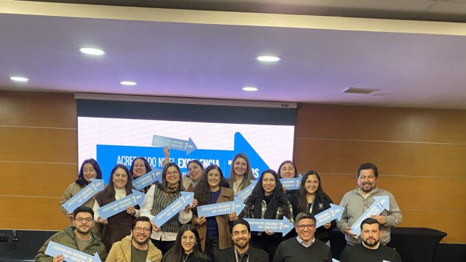 Fachada institucional del Instituto Profesional Santo Tomás tras lograr su acreditación de excelencia