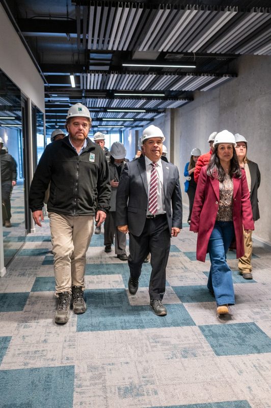 Autoridades regionales visitando las nuevas instalaciones del Campus Paicaví de la USS en Concepción