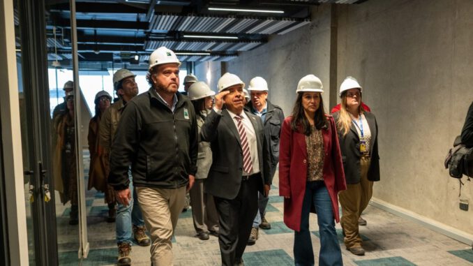Autoridades regionales visitando las nuevas instalaciones del Campus Paicaví de la USS en Concepción