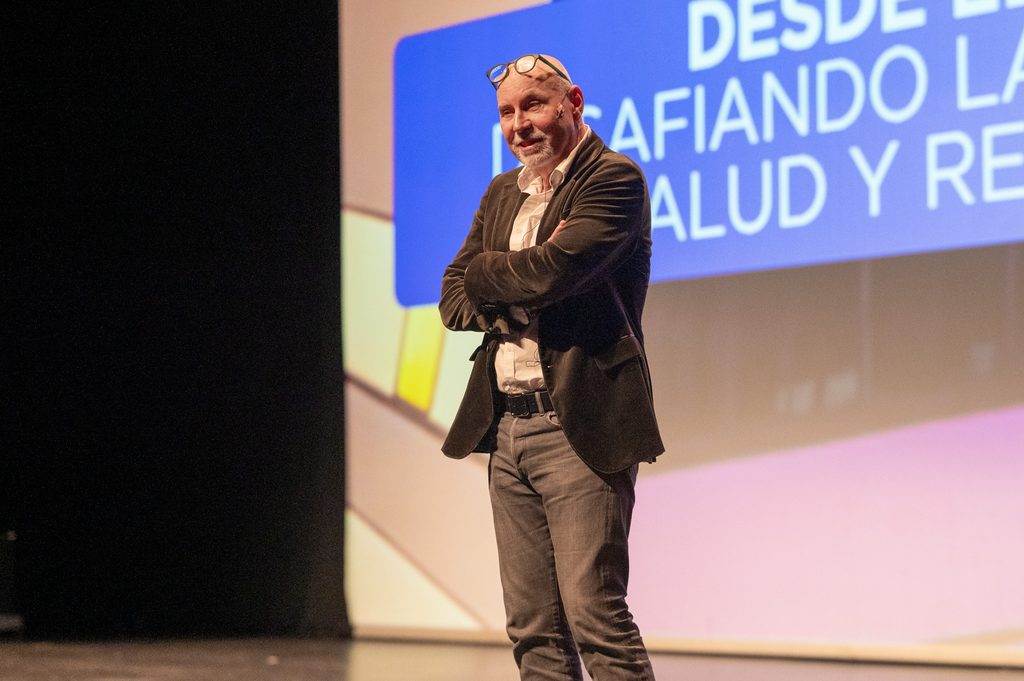 Asistentes en el summit internacional de innovación en Concepción con expertos en gastronomía y ciencia