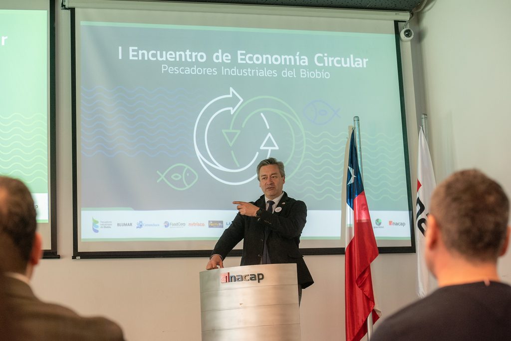 Participantes en el primer Encuentro de Economía Circular de Pescadores Industriales del Biobío en Talcahuano