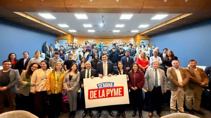 Conversatorio sobre los desafíos de las pymes y la inteligencia artificial organizado por la Seremi de Economía y la USS en Concepción