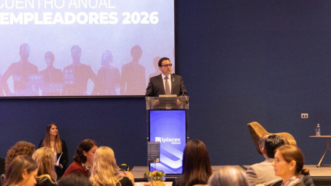 Subsecretario del Trabajo hablando sobre inteligencia artificial y empleo en Chile